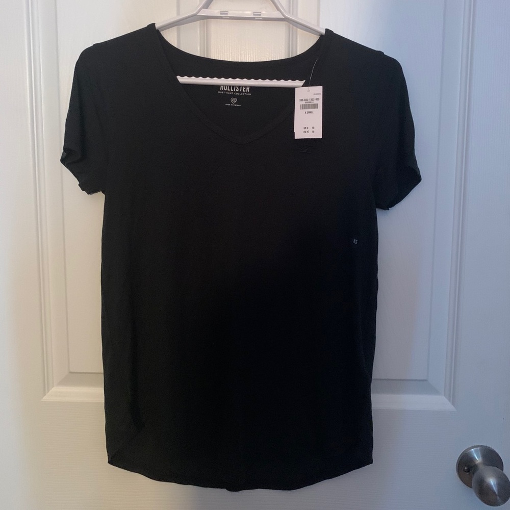 Basic black tee - Picture 2 of 3
